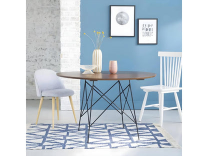 Table en Meublita massif finition noyer 4 pers.